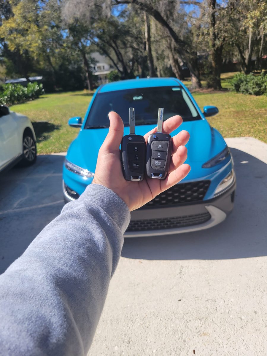 Two car keys handed back after a key job